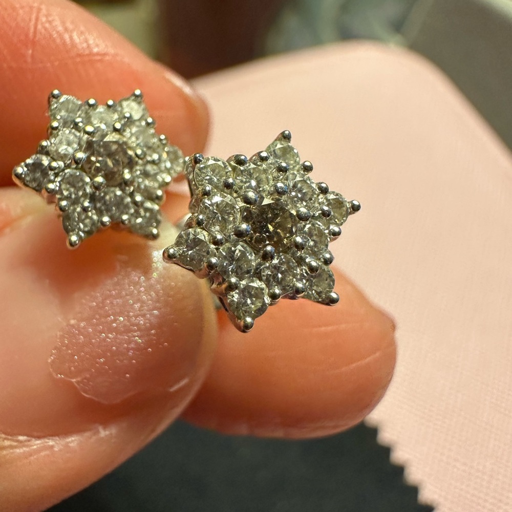 Preowned diamond earring with champagne diamond. 14kt white gold screw backs